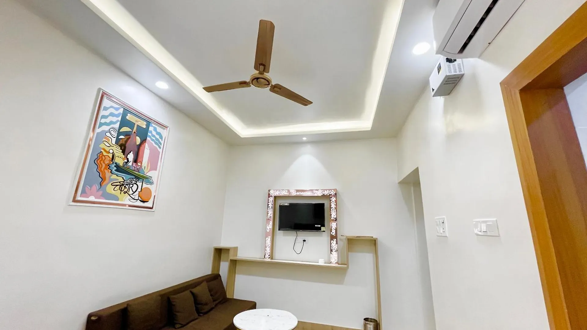 Hotel The Banaras Stay, Varanasi ! Fully-Air-Conditioned Hotel With Wifi Availability, Near Kashi Vishwanath Temple And Ganga Ghat