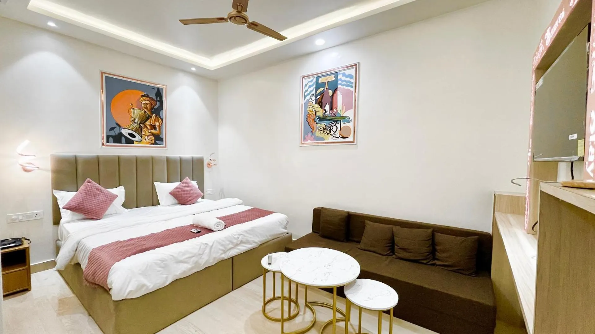 Hotel The Banaras Stay, Varanasi ! Fully-Air-Conditioned Hotel With Wifi Availability, Near Kashi Vishwanath Temple And Ganga Ghat