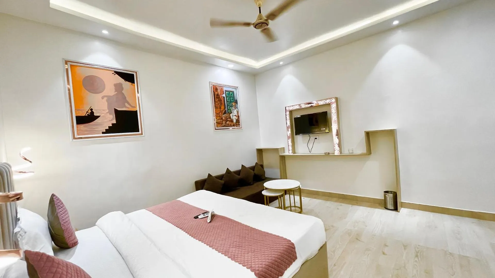 ****  Hotel The Banaras Stay, Varanasi ! Fully-Air-Conditioned Hotel With Wifi Availability, Near Kashi Vishwanath Temple And Ganga Ghat הודו