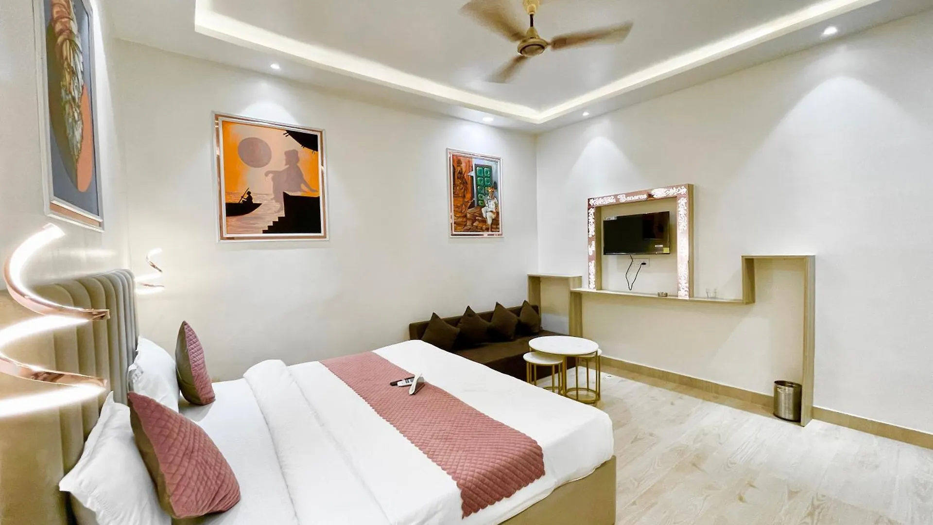 Hotel The Banaras Stay, Varanasi ! Fully-Air-Conditioned Hotel With Wifi Availability, Near Kashi Vishwanath Temple And Ganga Ghat הודו