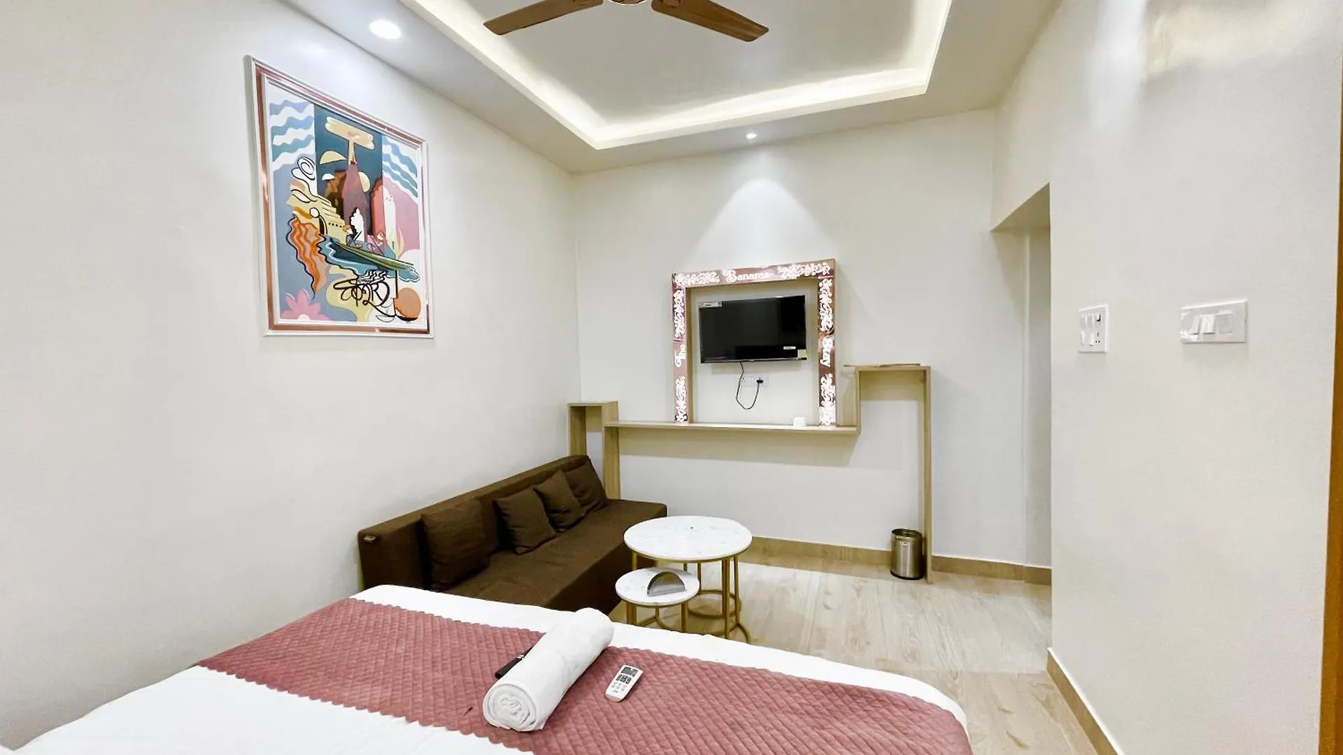 Hotel The Banaras Stay, Varanasi ! Fully-Air-Conditioned Hotel With Wifi Availability, Near Kashi Vishwanath Temple And Ganga Ghat 4*,  הודו