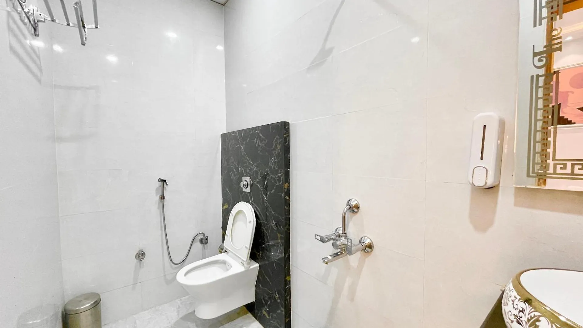 Hotel The Banaras Stay, Varanasi ! Fully-Air-Conditioned Hotel With Wifi Availability, Near Kashi Vishwanath Temple And Ganga Ghat