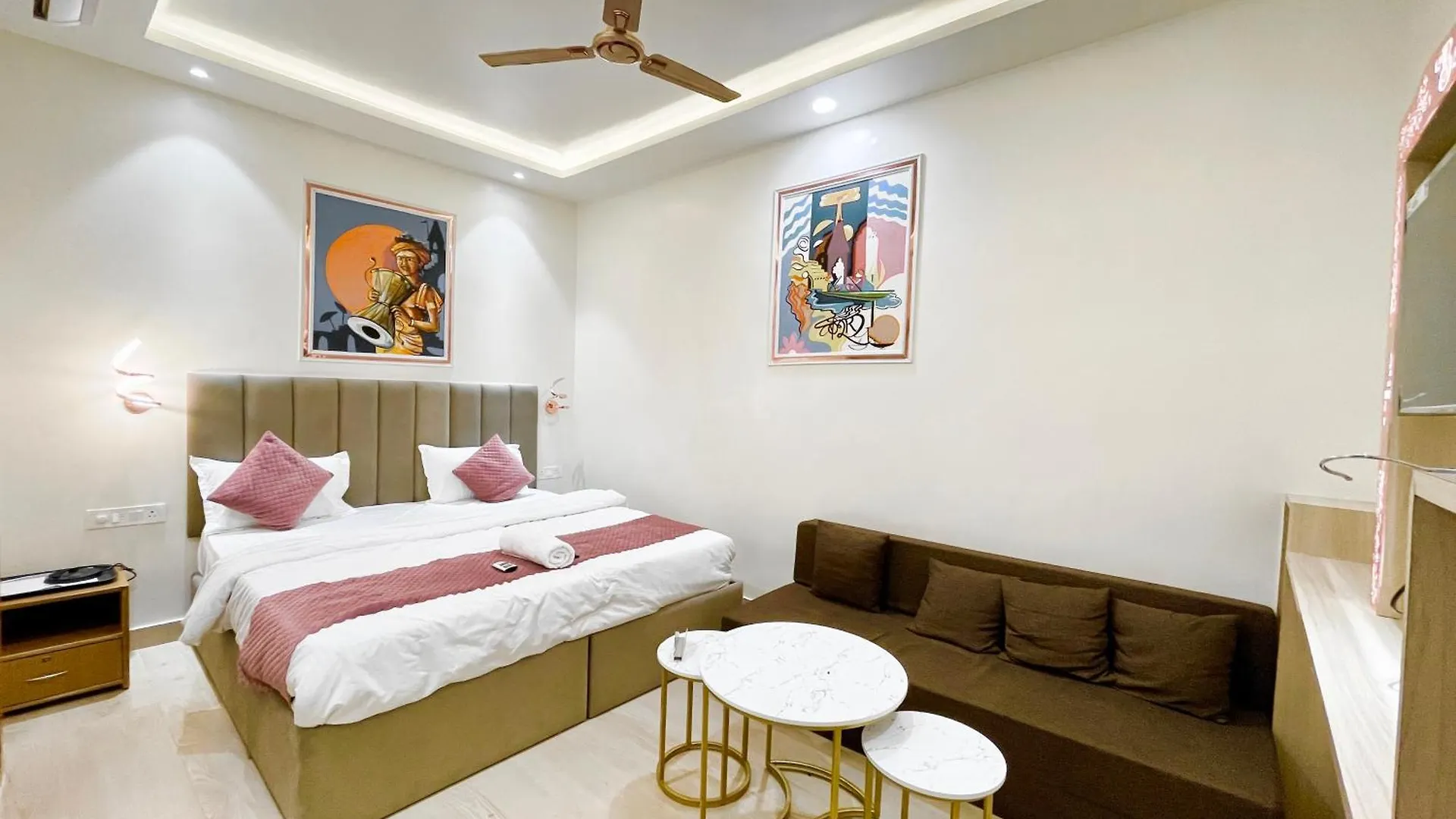 Hotel The Banaras Stay, Varanasi ! Fully-Air-Conditioned Hotel With Wifi Availability, Near Kashi Vishwanath Temple And Ganga Ghat 4*,