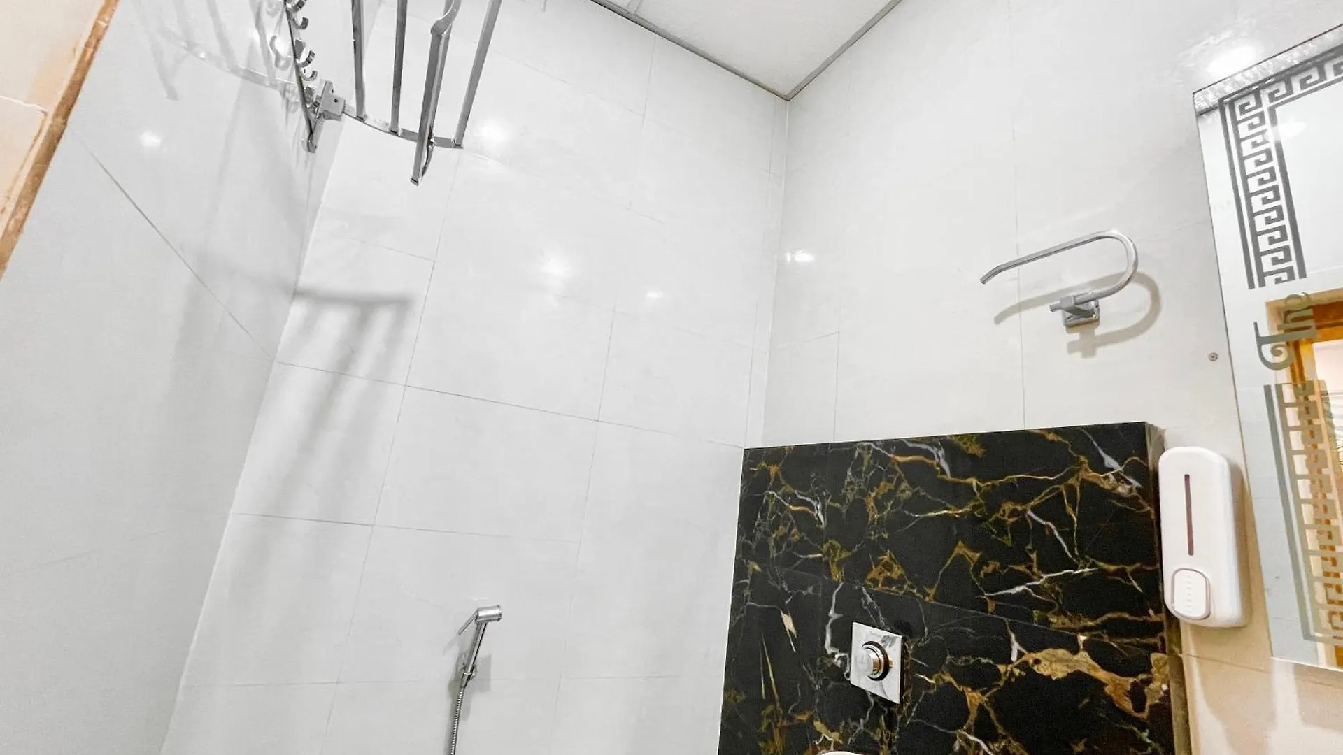 Hotel The Banaras Stay, Varanasi ! Fully-Air-Conditioned Hotel With Wifi Availability, Near Kashi Vishwanath Temple And Ganga Ghat